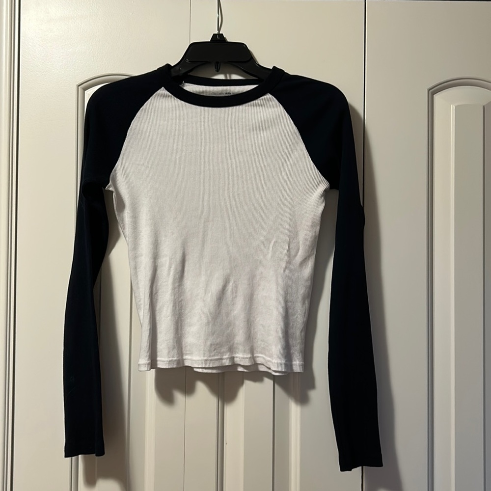Brandy Melville Bella Ribbed-T